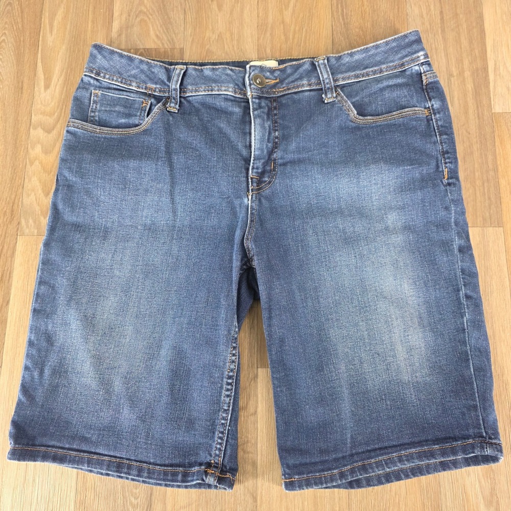 St Johns Bay Women 14P Denim Bermuda Shorts‎ Blue Distressed Stretch Casual